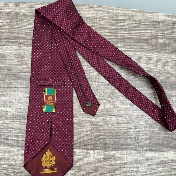 Equestrian 100% silk made in Italy, contemporary red diamond print men's tie. - Picture 2 of 5
